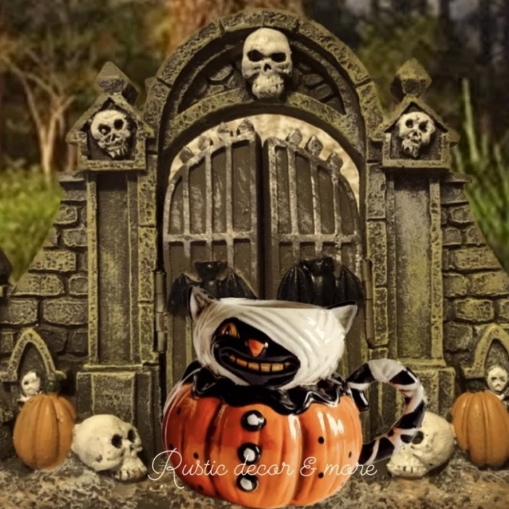 Johanna Parker Halloween Mummy Black Cat